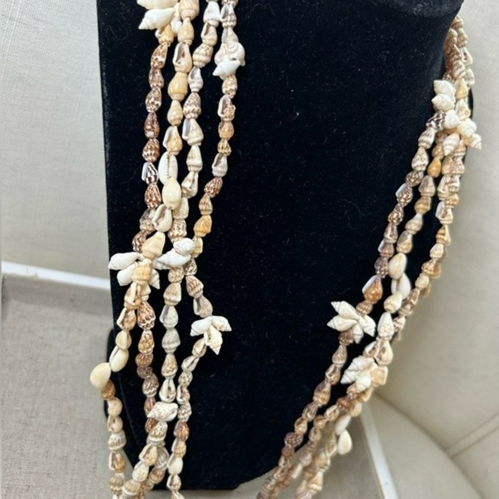 Hard to Find! Vintage shell necklaces from the 1980s four strands
